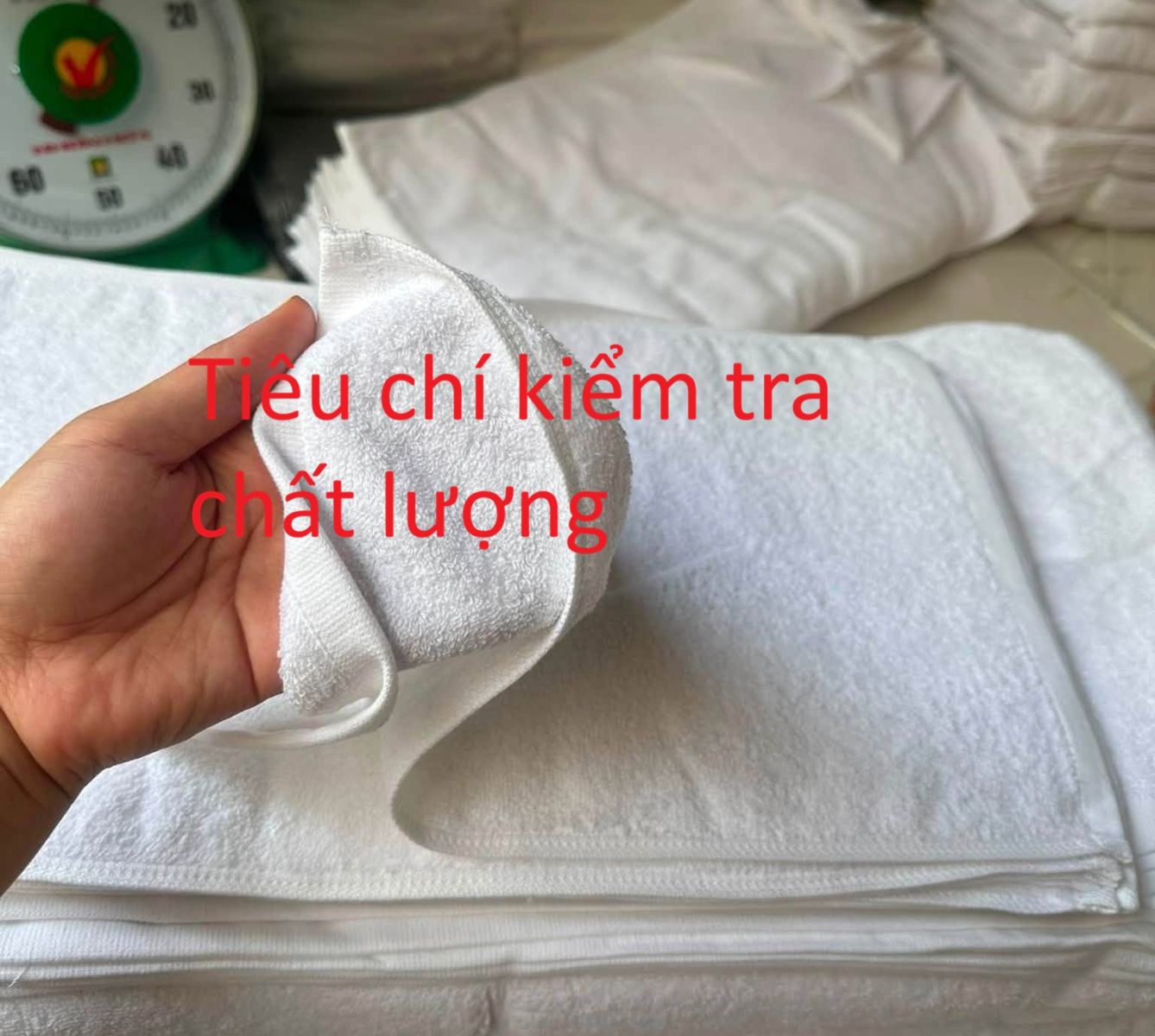 kiểm tra chất lượng ga khăn sau khi giặt công nghiệp | Ahawash