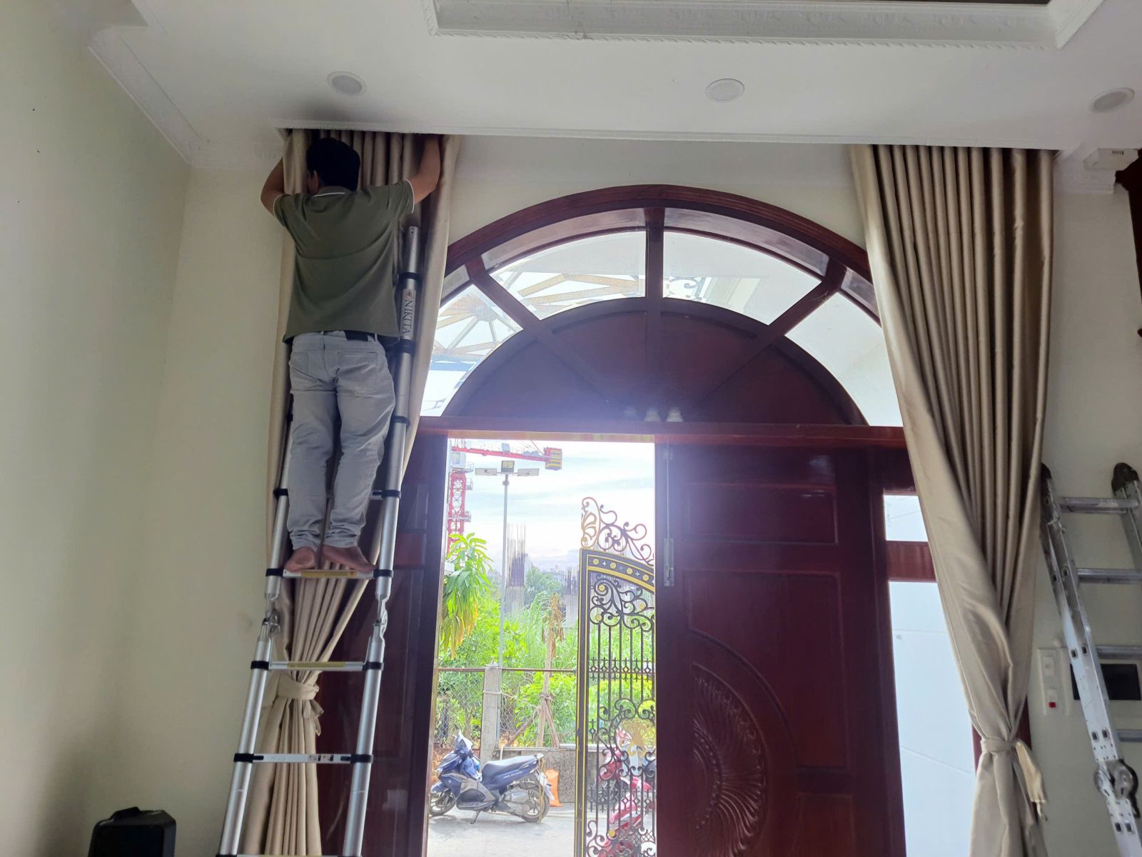 Dịch Vụ Tháo Lắp Vệ Sinh Giặt Rèm Cửa Cuối Năm - Giá chỉ từ 40-50k